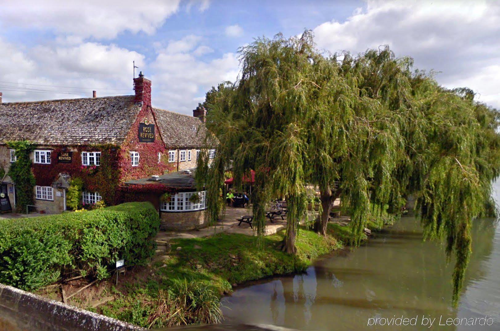 Rose Revived By Chef & Brewer Collection Hotel Witney Exterior photo